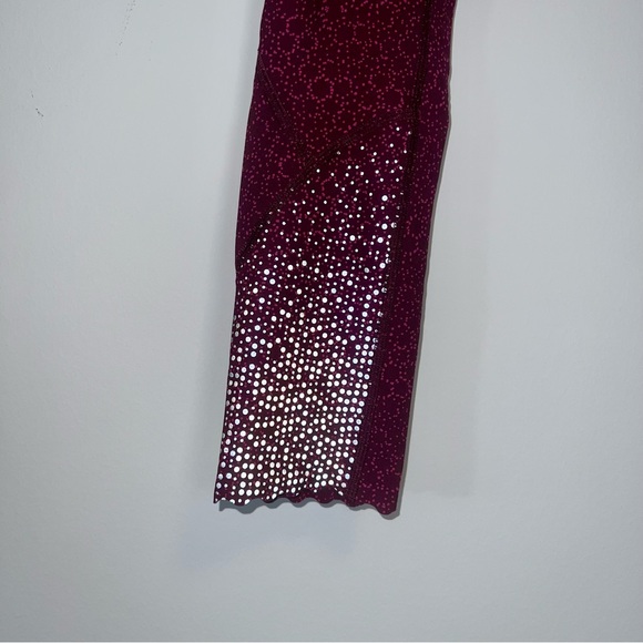 HTF Lululemon Tight Stuff Pants Sz 6 Reflective Scalloped Purple Maroon $148 HOT - Picture 3 of 6